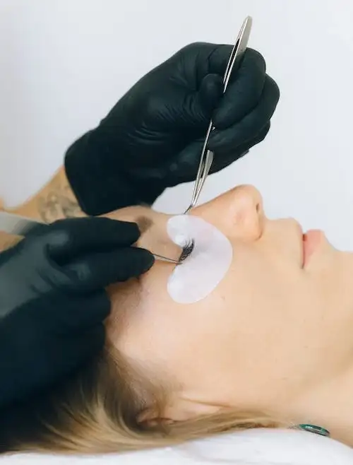 La Importancia de Acudir a Tu Centro de Estética para Realizar Tus Tratamientos